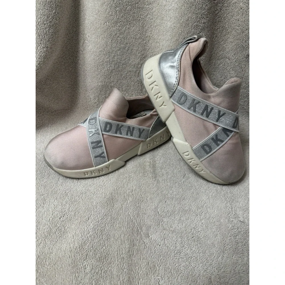 DKNY Toddler Girls Casual & Fashion Sneakers Pink/White Shoes 10/9